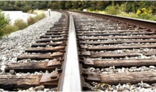 Поїзди, що прямують через Золотоношу, змінять розклад руху