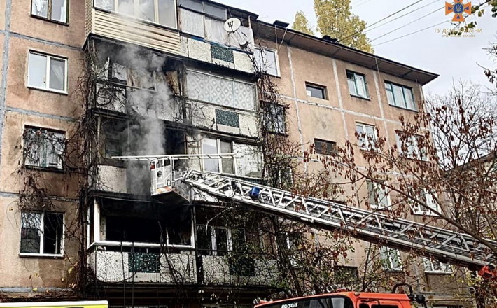 Через пожежу в черкаській багатоповерхівці евакуювали 16 осіб (ФОТО)