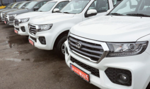 Черкащани передали сім пікапів для оборонців неба (ФОТО)