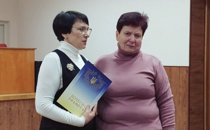 В Умані відзначили грамотою матір загиблого воїна
