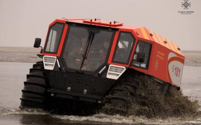 У Черкасах відбулися тренування рятувальників на техніці підвищеної прохідності 