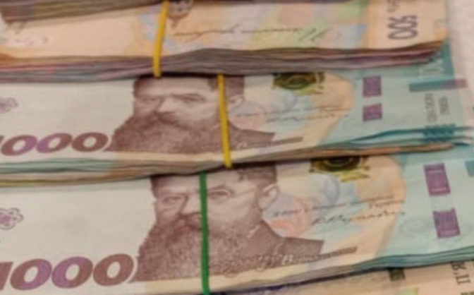 На Черкащині група з семи людей збувала наркотики, їм повідомили про підозри (ФОТО)