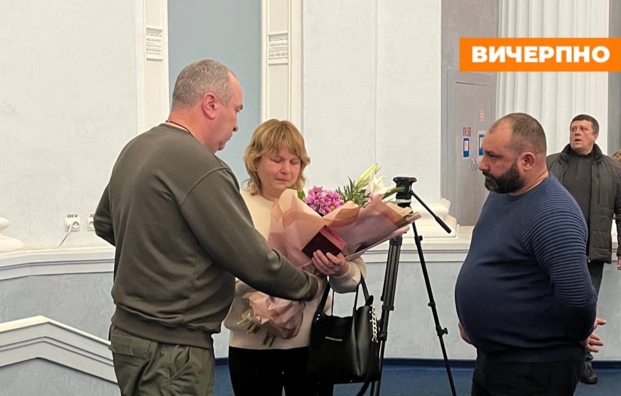 Посмертні нагороди отримали родини загиблих воїнів із Черкащини (ФОТО)