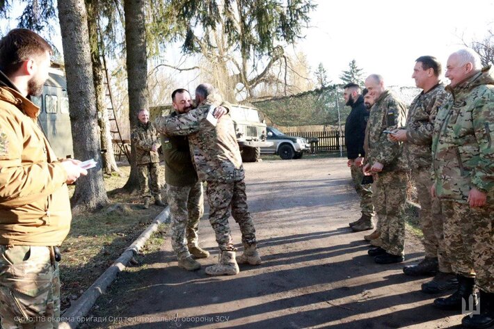 Сирський відзначив черкаських захисників, які тримали Бахмутський напрямок сім місяців (ФОТО)