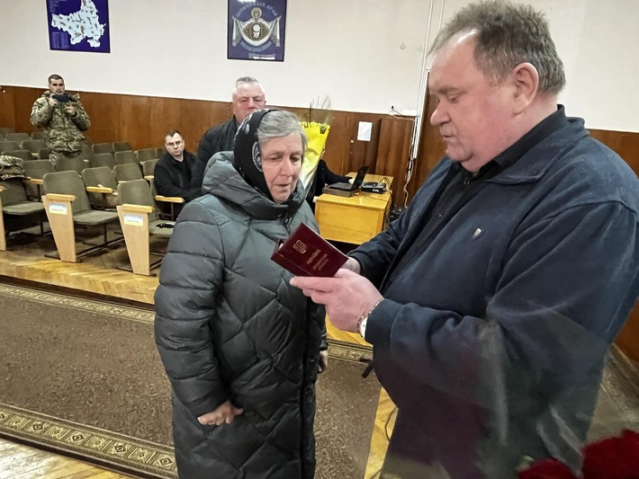 Матері загиблого Героя зі Звенигородщини вручили орден “За мужність”