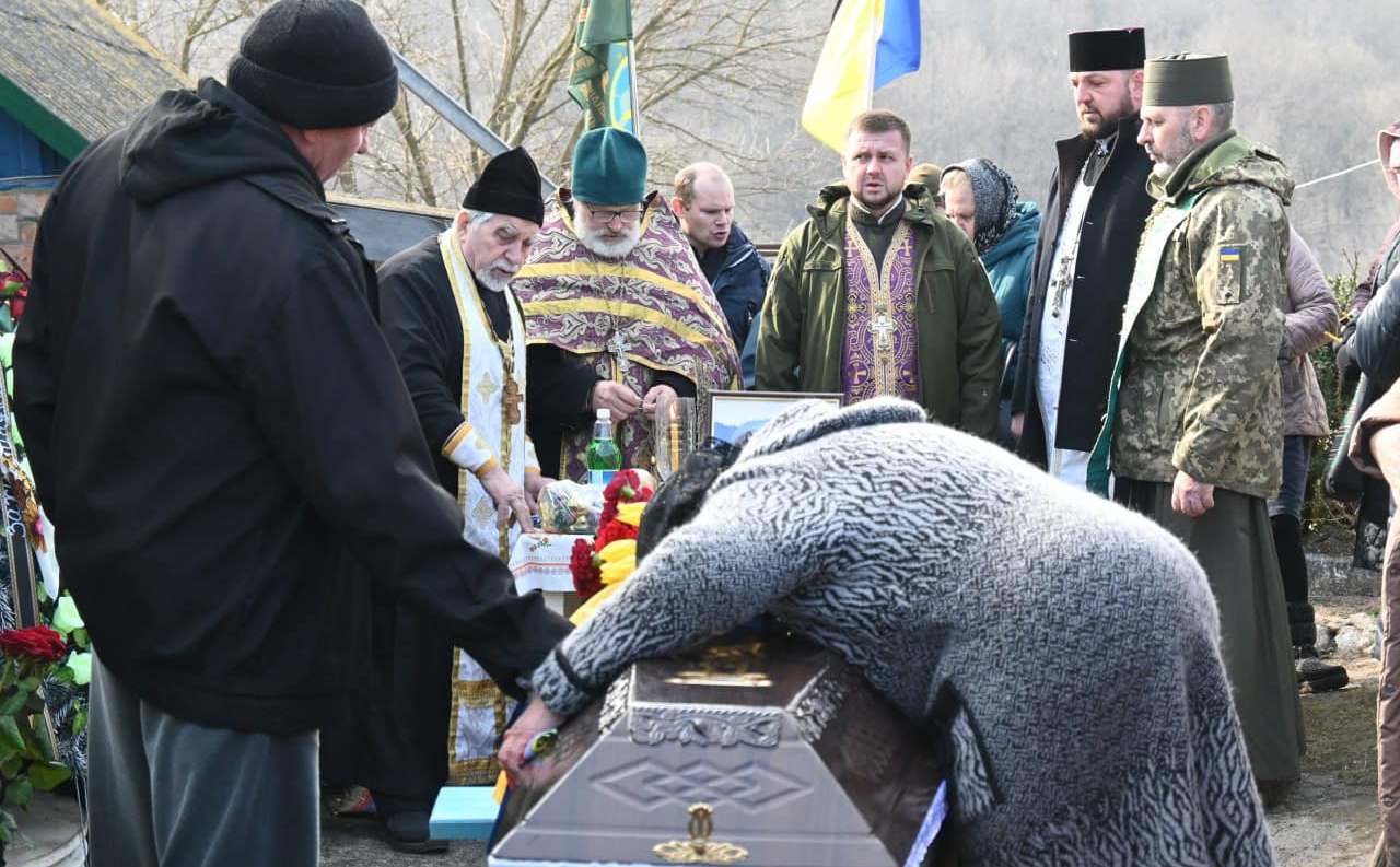 На Черкащині провели в останню путь захисника (ФОТО)