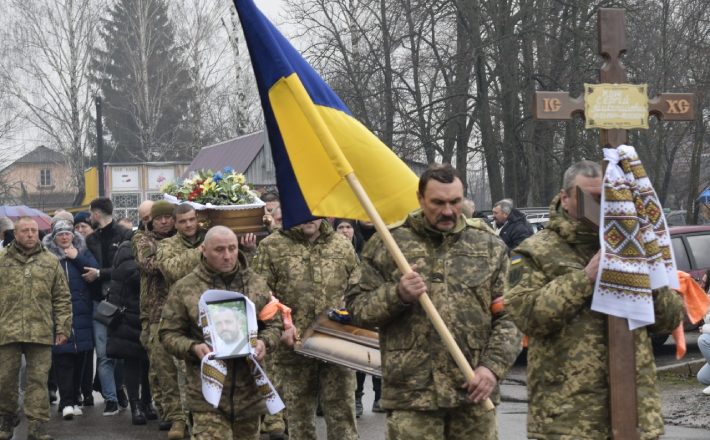 На Черкащині попрощалися з полеглим захисником (ФОТО)