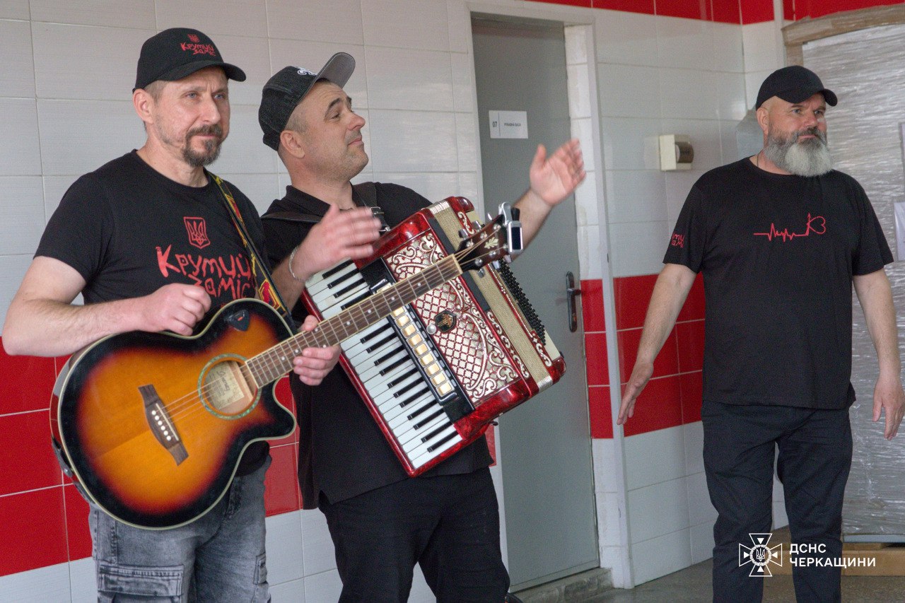 Черкаський гурт “Крутий заміс” побував на Донеччині (ФОТО)