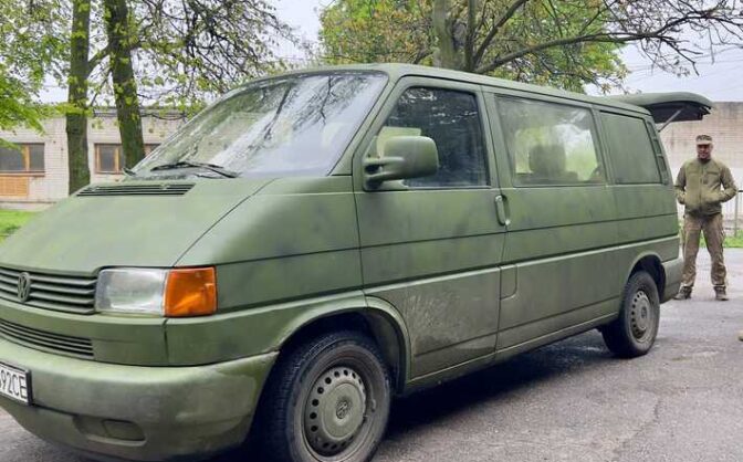 Мікроавтобус для потреб захисників передали сміляни (ФОТО)