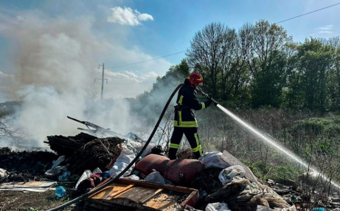 В Уманському районі виникла пожежа сміття