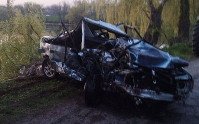 ДТП на Звенигородщині: автомобіль злетів у воду, водій не вижив (ФОТО)