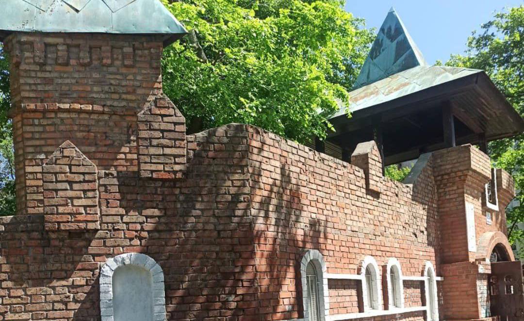 Один із “найархітектурніших” парків Черкас став ще трішки красивішим (ФОТО)