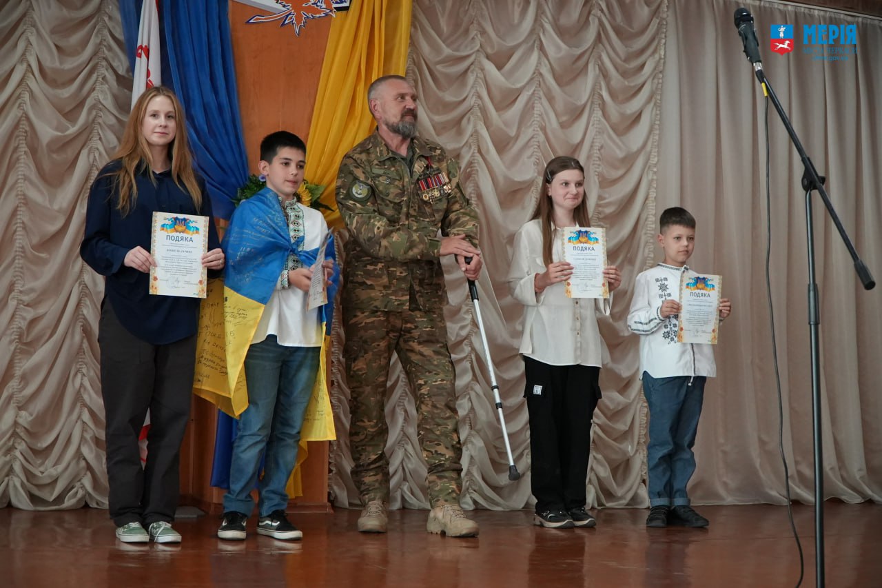 В одній з черкаських шкіл відбувся захід “Гордість школи — 2024” (ФОТО)