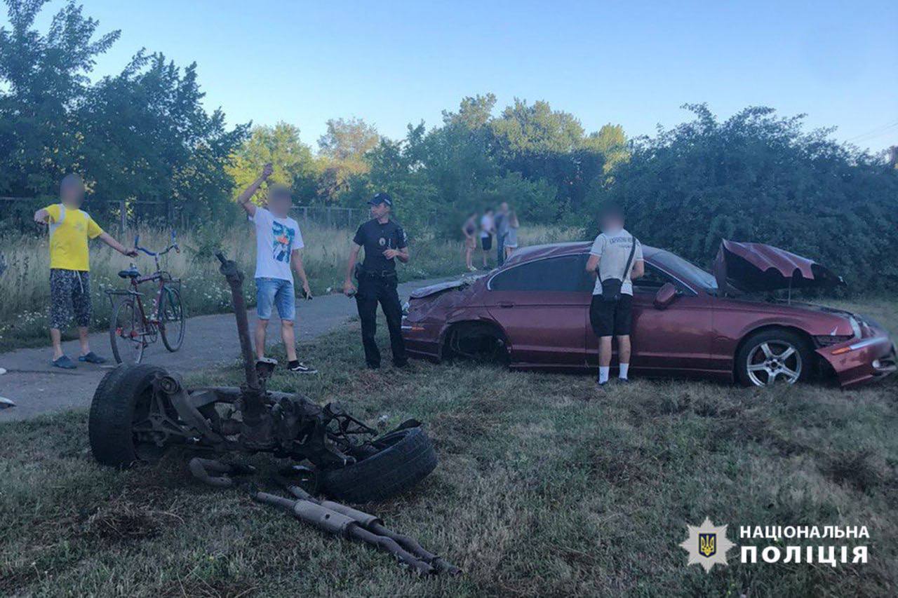 Відірвалися колеса: у Смілі 20-річний юнак утрапив у ДТП (ФОТО)