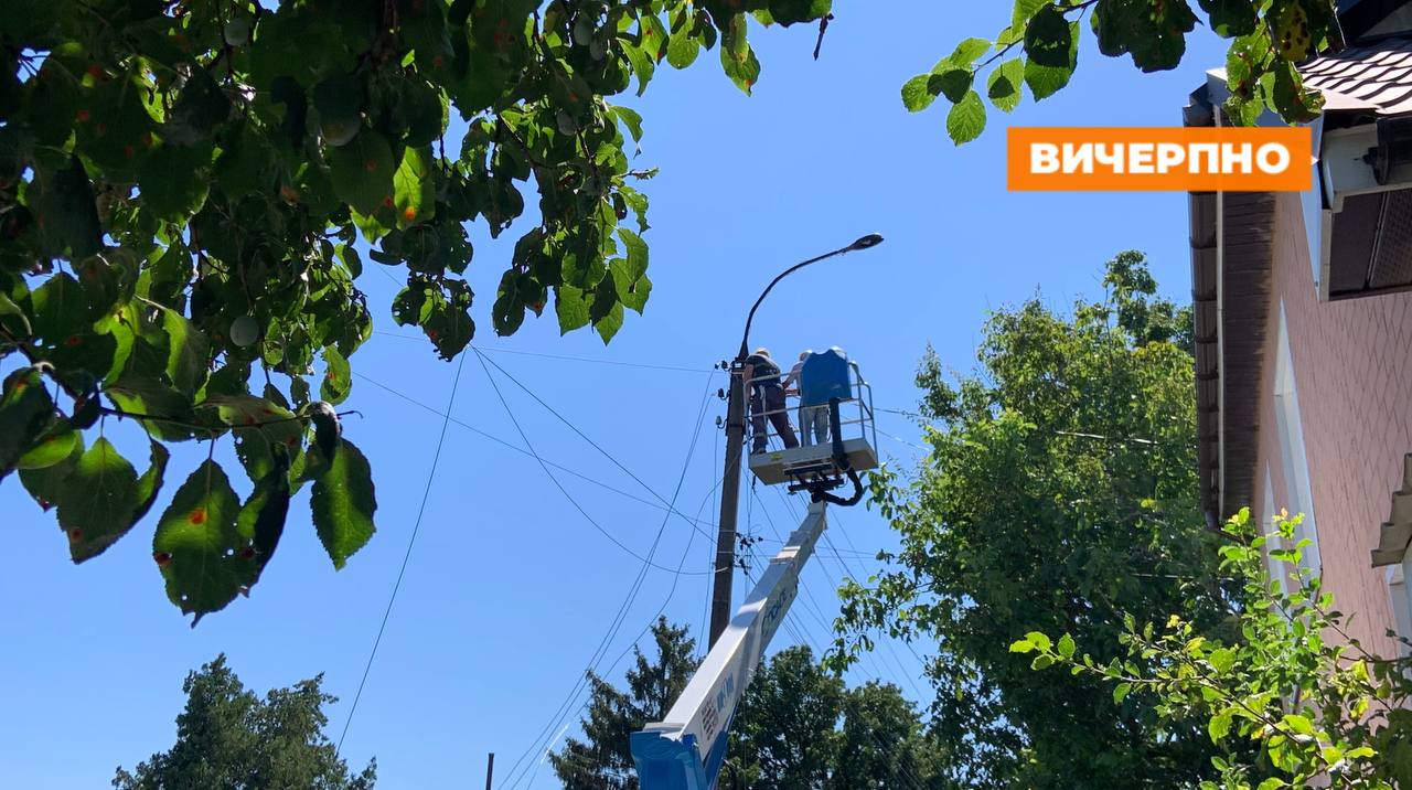 Чому виникають затримки під час увімкнення світла, розповіли черкаські енергетики (ФОТО, ВІДЕО)