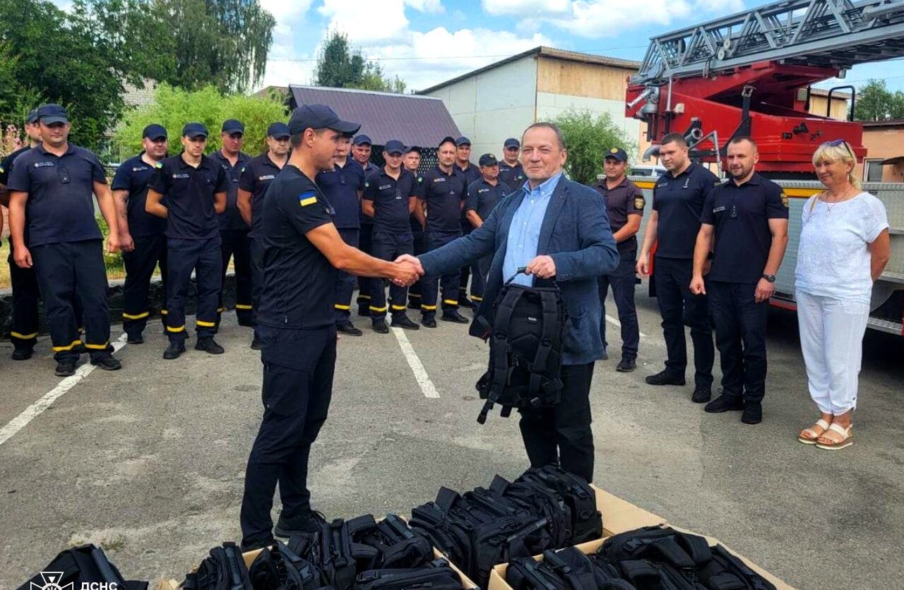 Канівські рятувальники отримали благодійне підсилення