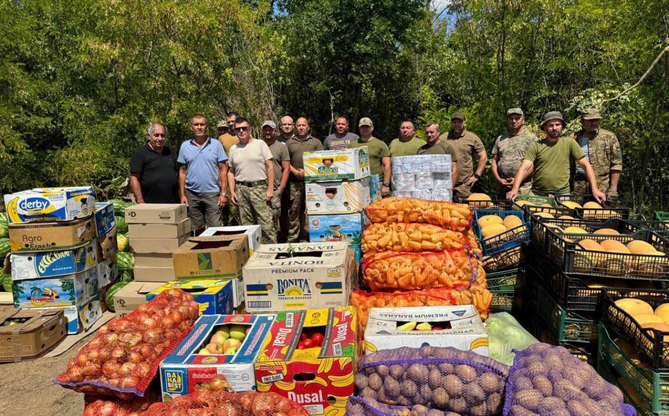 Маємо підтримувати наших захисників: черкаські волонтери відвезли допомогу на схід (ФОТО, ВІДЕО)