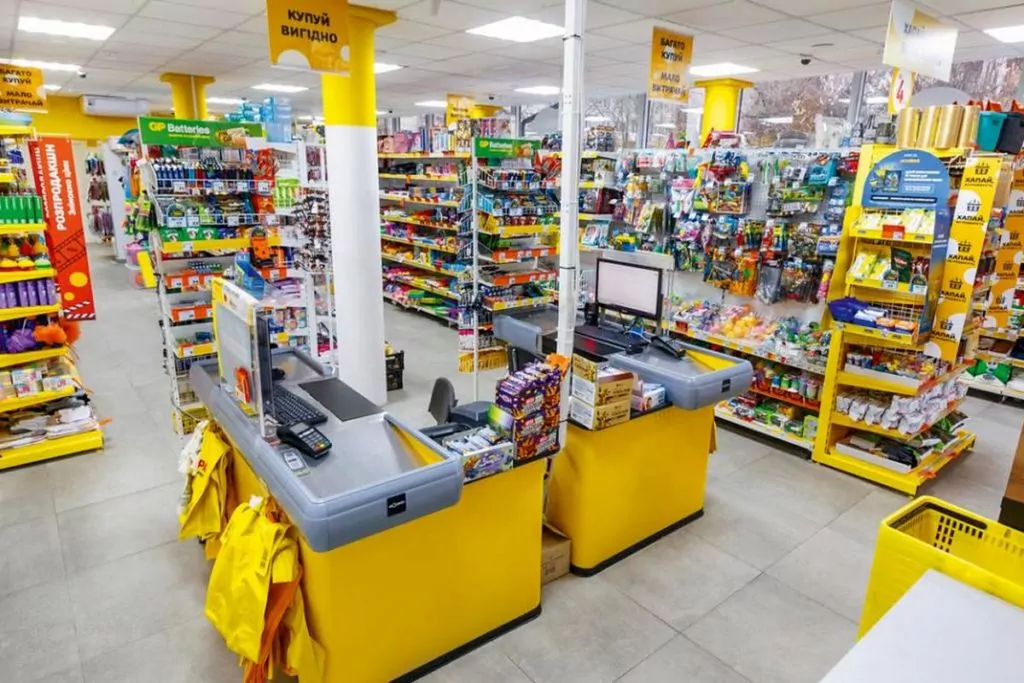 Житель Шполи викрав у магазині батончик і навушники, його засудили до п’яти років в’язниці