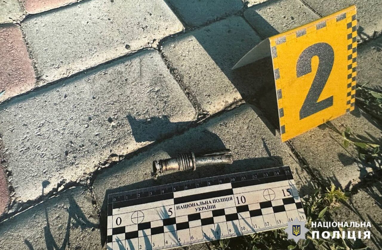 Черкащанин кинув вибухівку в подвір’я, де мешкає мати військового (ФОТО)
