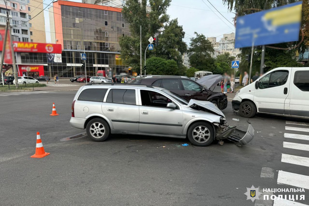 Потрійна ДТП сталася в Черкасах: серед постраждалих — дитина (ФОТО)