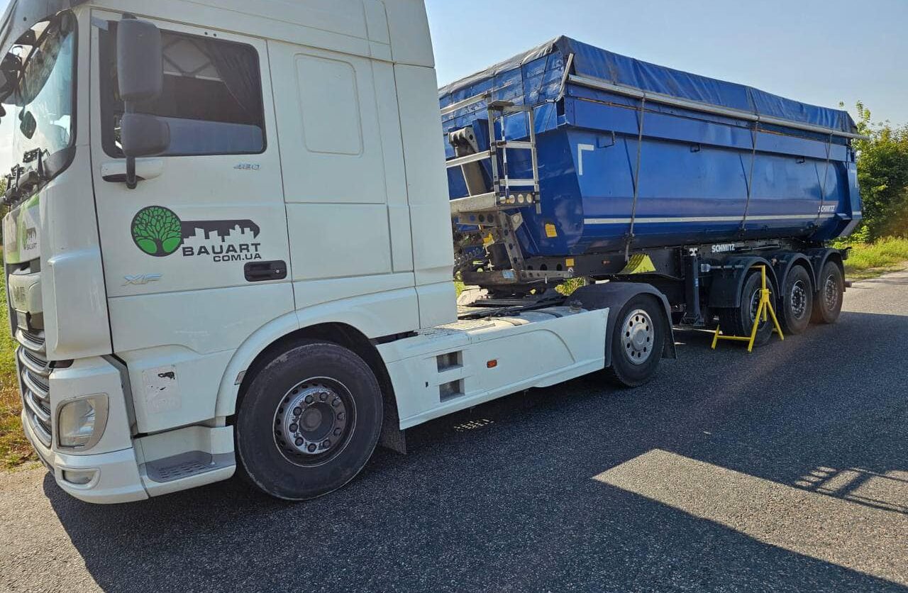 Має сплатити понад 50 тисяч гривень: поблизу Канева спинили фуру з перевантаженням