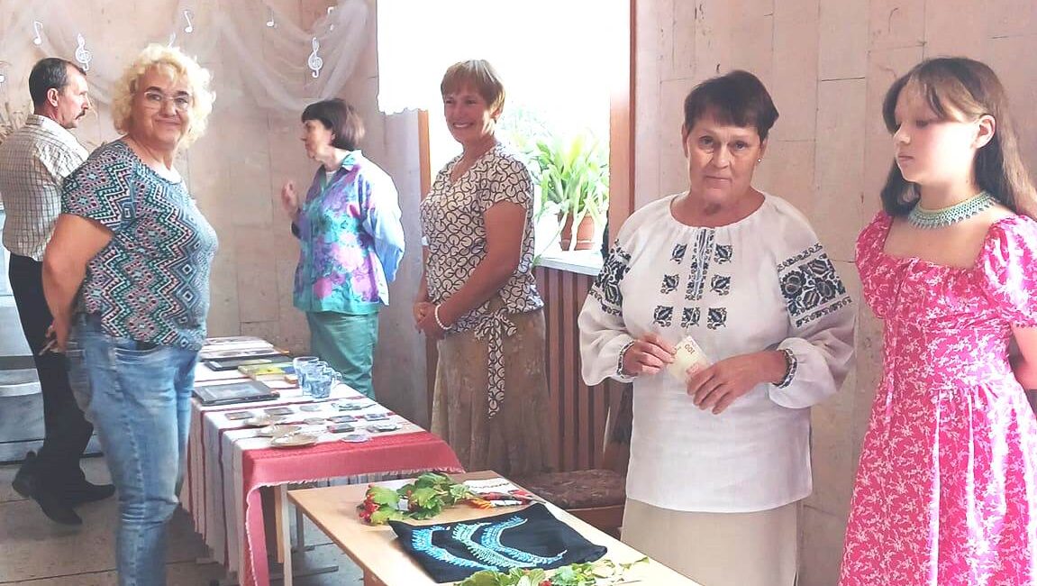 12 вишивальниць зі Звенигородщини збирали гроші на РЕБ