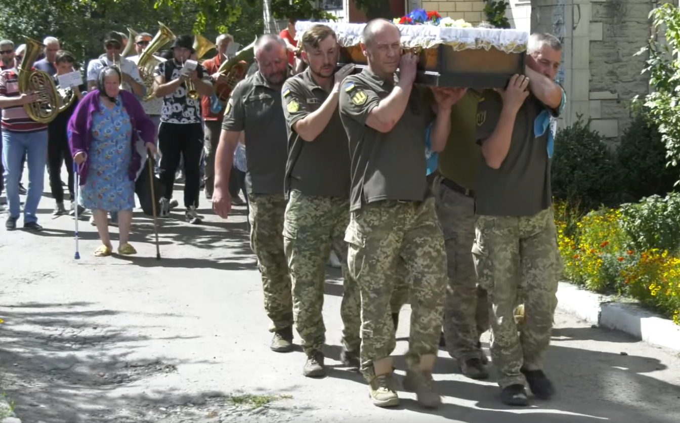 Жашківська громада попрощалася з полеглим солдатом (ВІДЕО)