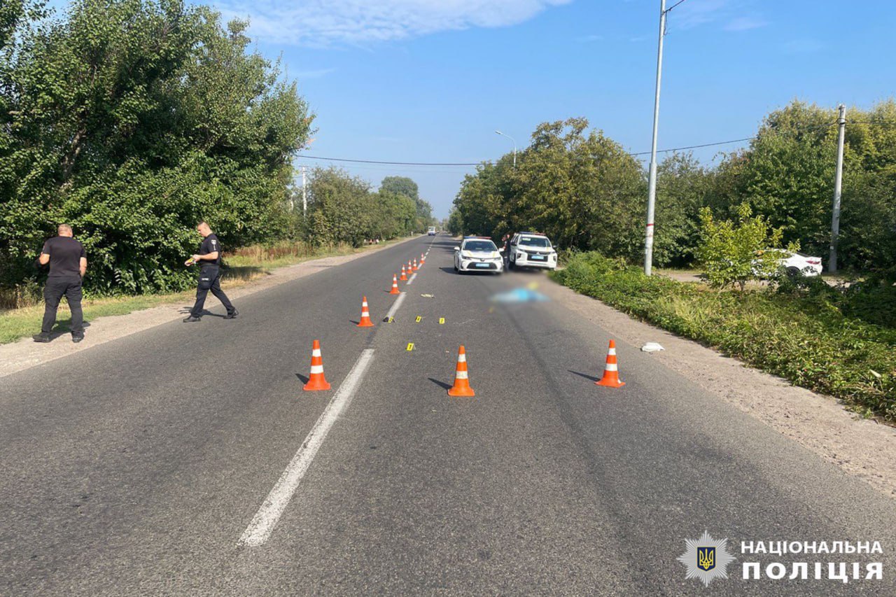 Під час ДТП у Червоній Слободі загинула жінка (ФОТО)