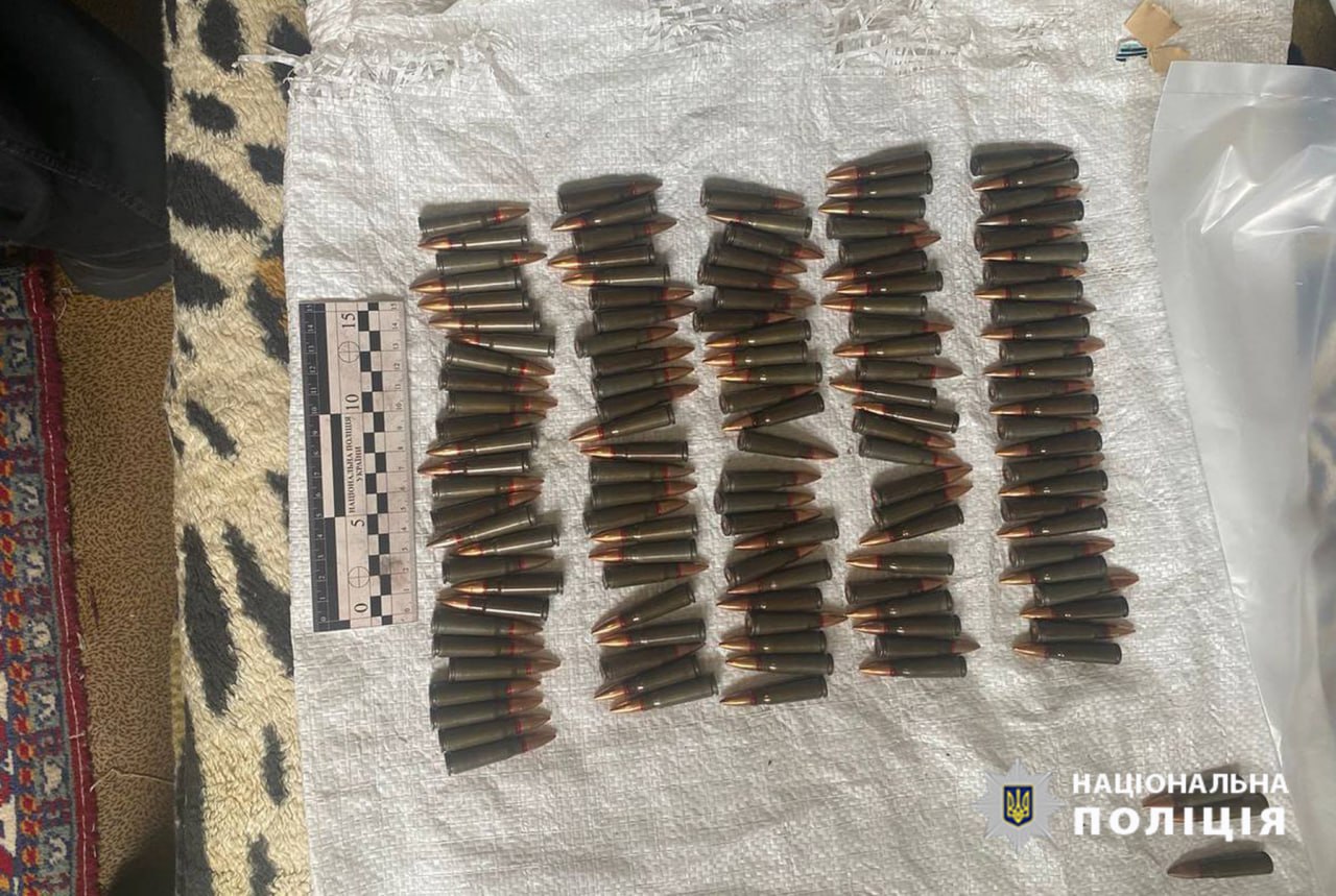Правоохоронці вилучили зброю та боєприпаси у жителя Уманського району (ФОТО)