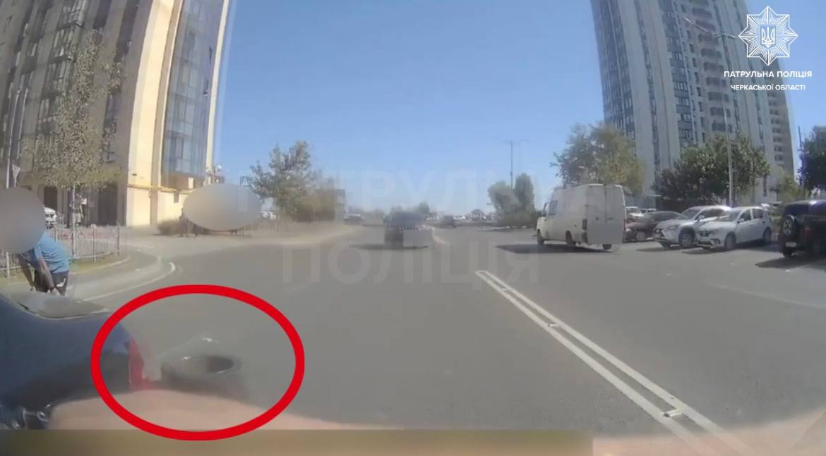 У Черкасах під час руху в автівки відпало колесо (ВІДЕО)