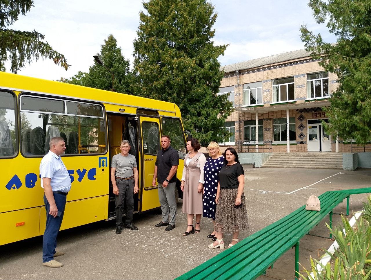 Одна з громад Черкащини отримала новий шкільний автобус