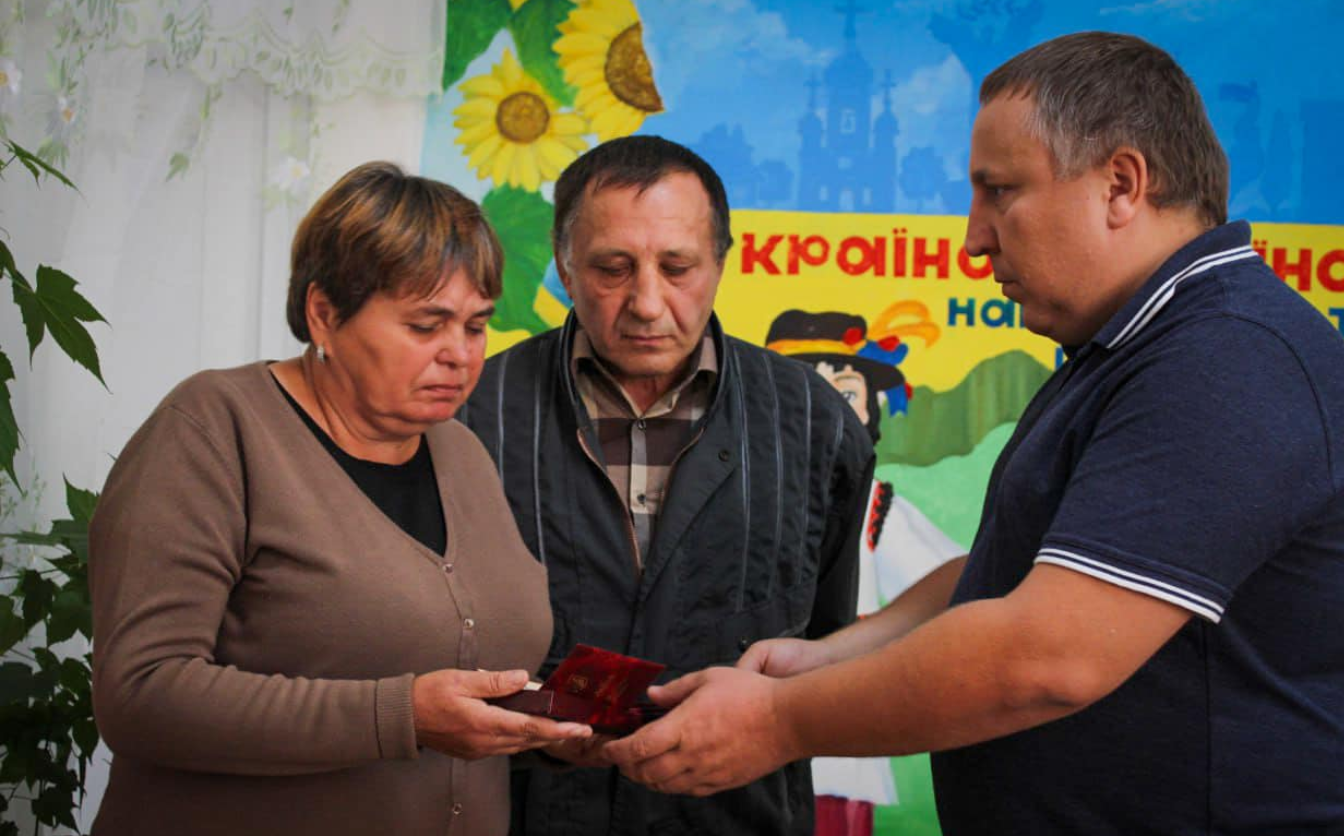 Родинам загиблих воїнів з Уманщини передали посмертні ордени