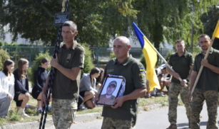 Кам’янська громада попрощалася з полеглим захисником
