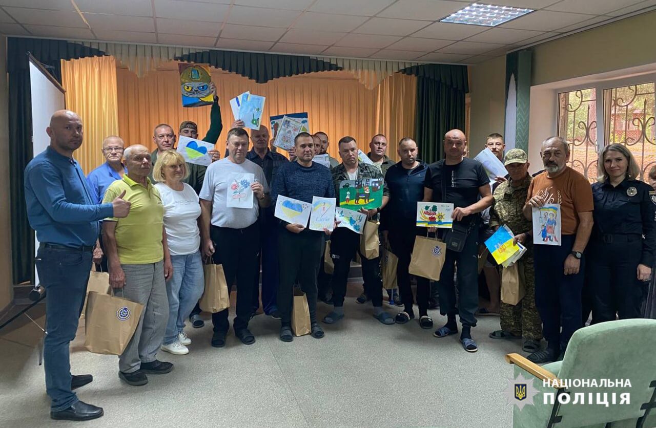 Для правоохоронців, які отримали поранення, черкаські діти влаштувати творчий день (ФОТО)
