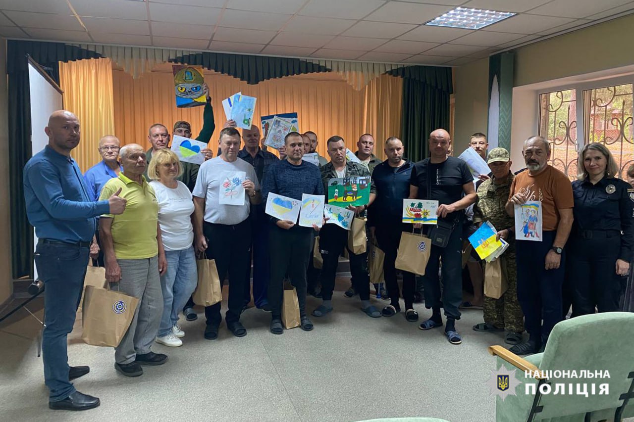 Для правоохоронців, які отримали поранення, черкаські діти влаштувати творчий день (ФОТО)