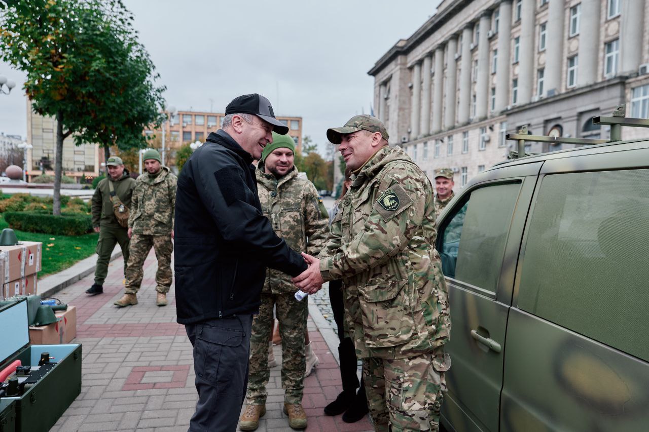 Для українських оборонців черкащани передали БпЛА та РЕБи (ФОТО)