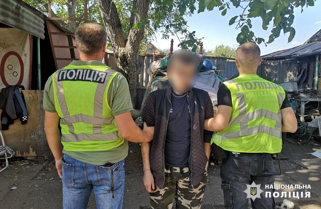 Міни та інші заборонені речовини вилучили в жителя Кам’янки (ФОТО)