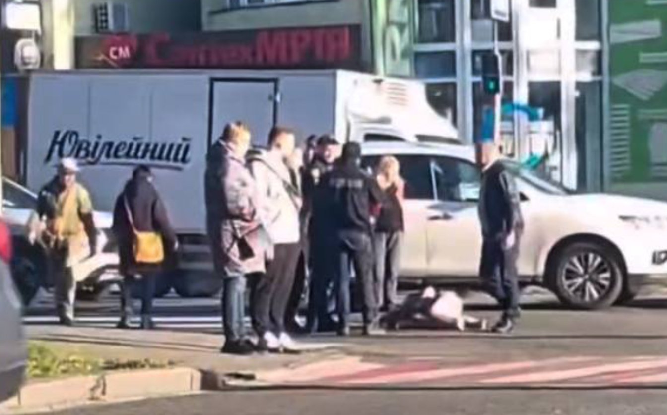На перехресті в Черкасах збили жінку, вона в лікарні