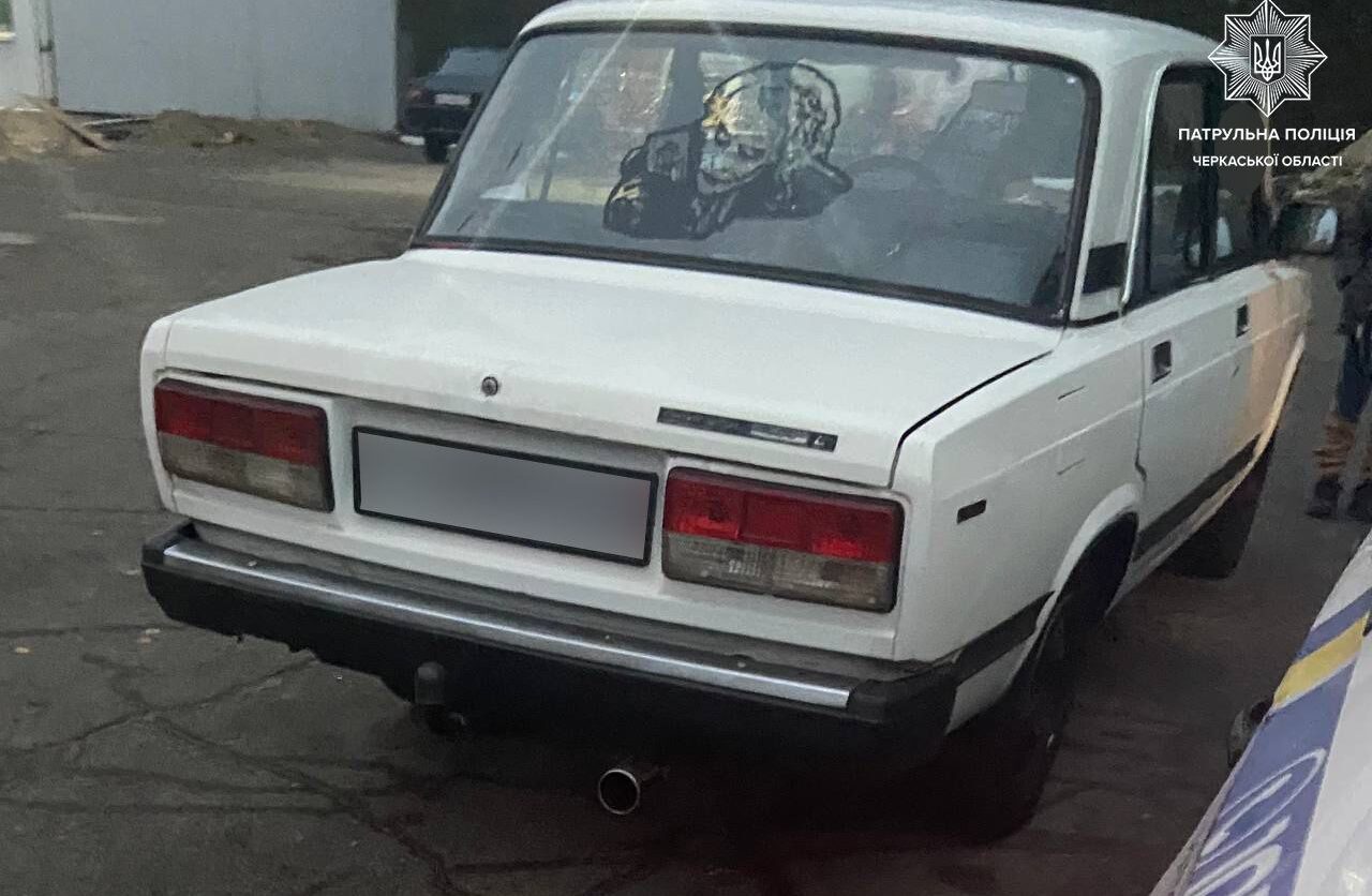 Мав ознаки наркотичного сп’яніння: патрульні зупинили в Черкасах водія без прав (ФОТО)