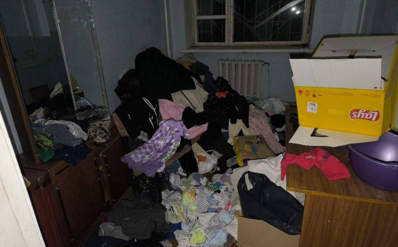 Викрали навіть консервацію: у Городищі пограбували волонтерський хаб (ФОТО)