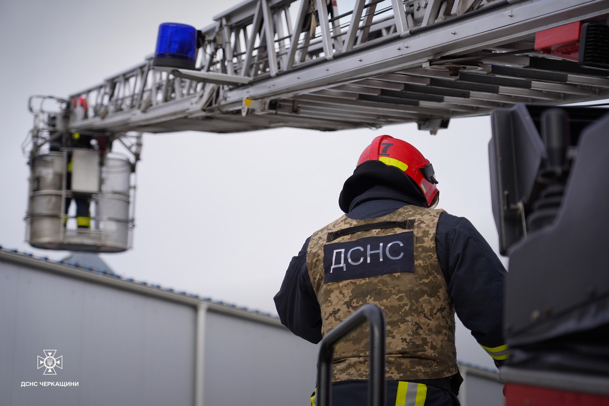 На Звенигородщині рятувальники відпрацювали алгоритм ліквідації наслідків падіння уламків БпЛА (ФОТО)
