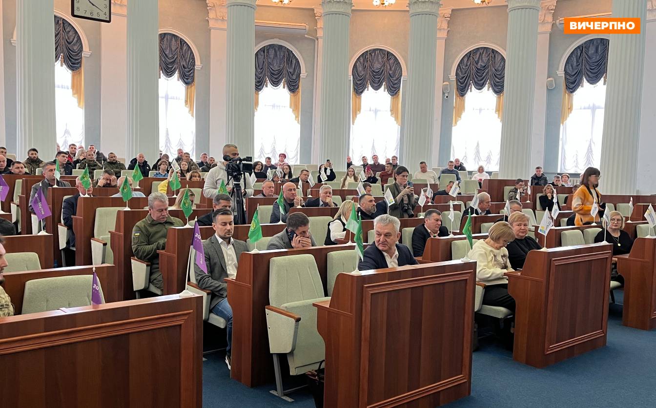 Депутати Черкаської обласної ради тричі провалили реєстрацію (ВІДЕО)