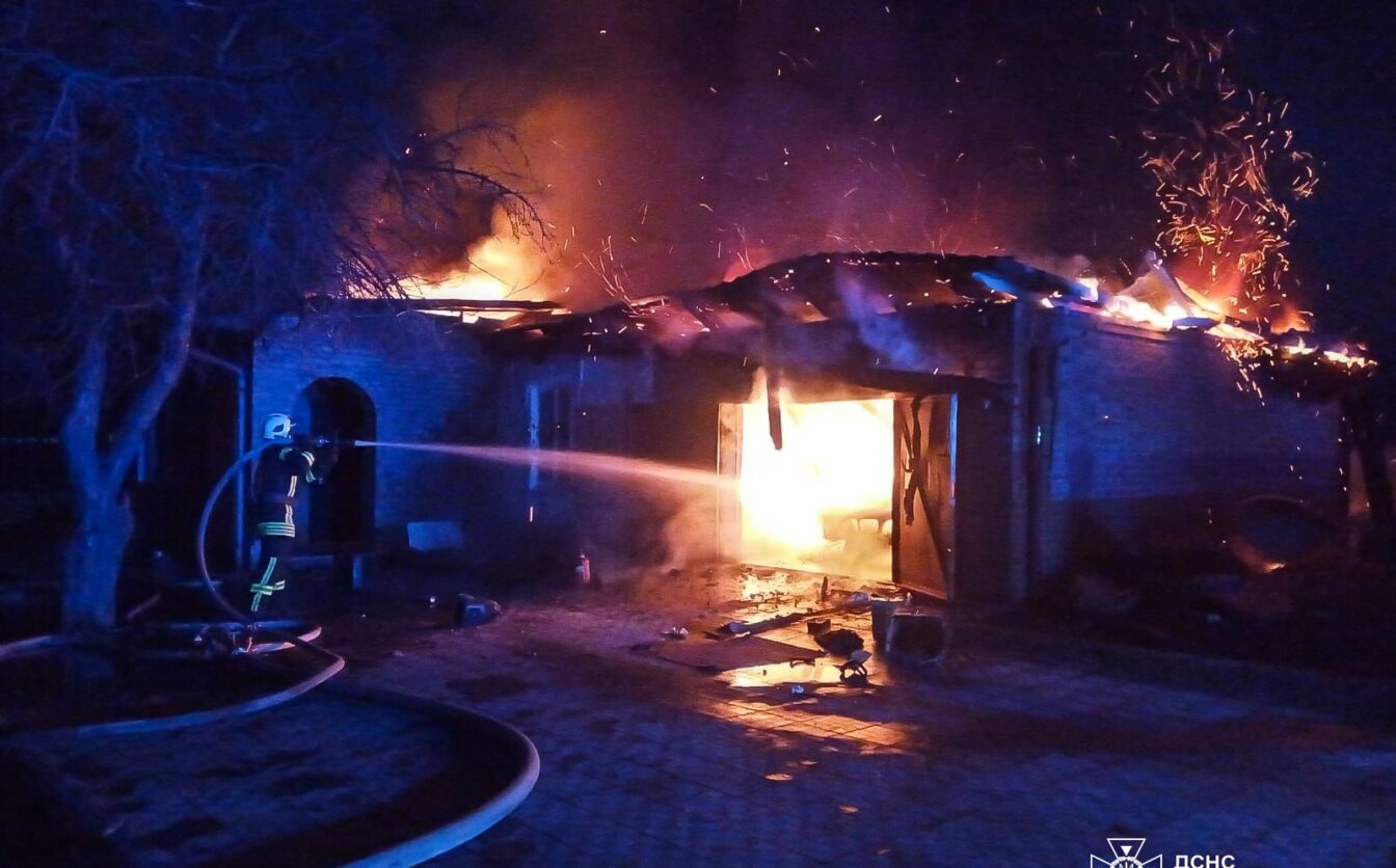 Людина отримала опіки обличчя: в Жашкові горіла “BMW”