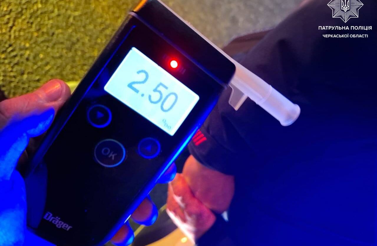 Алкоголь перевищував норму в 12 разів: автотроща сталася в Черкасах (ФОТО)