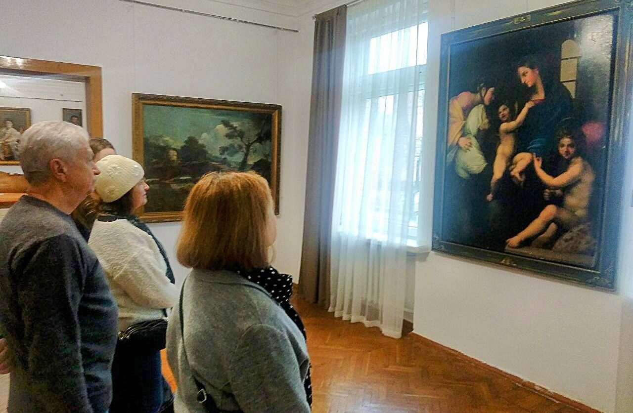 Родини загиблих захисників відвідали Черкаський обласний художній музей