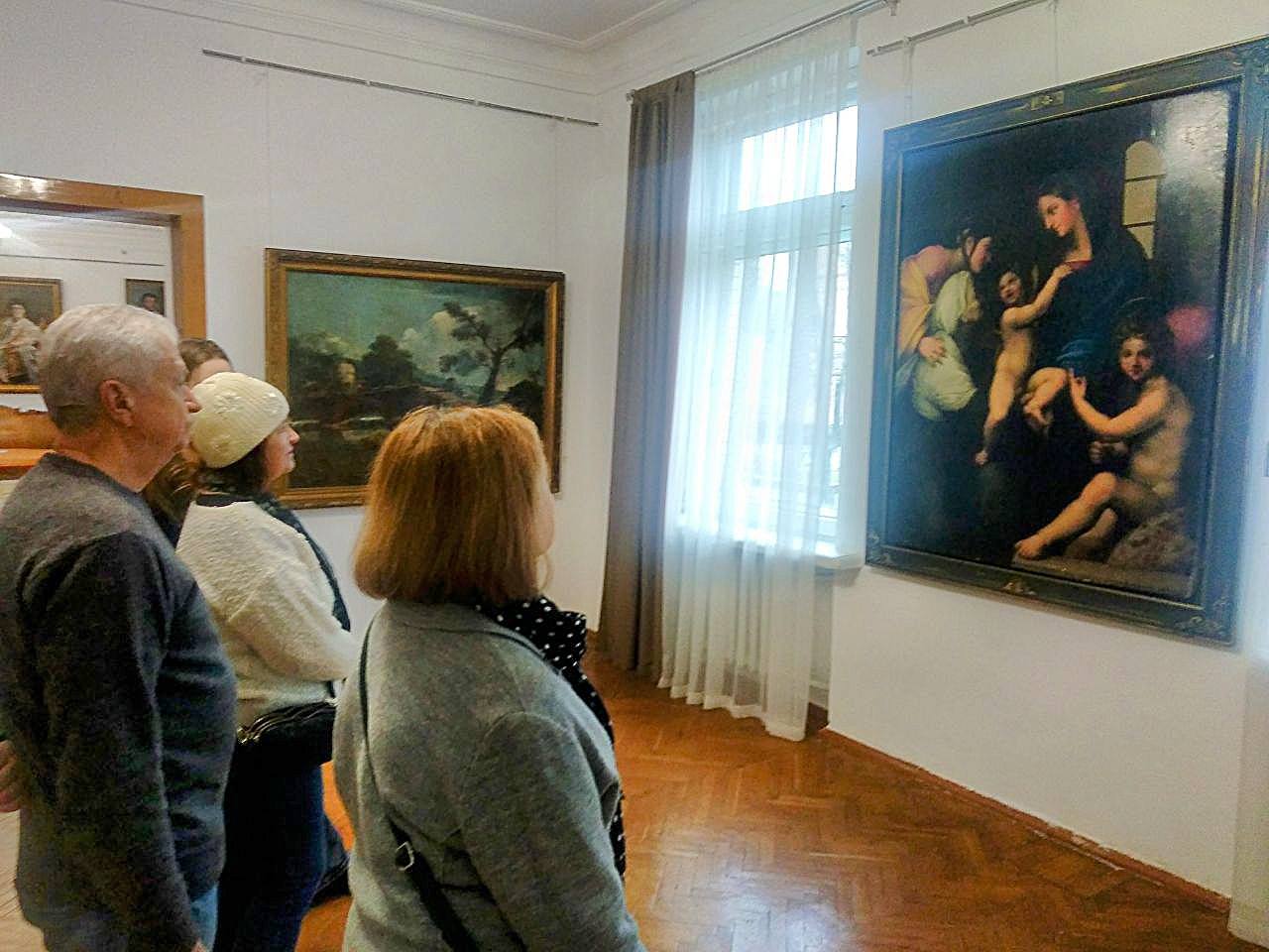 Родини загиблих захисників відвідали Черкаський обласний художній музей