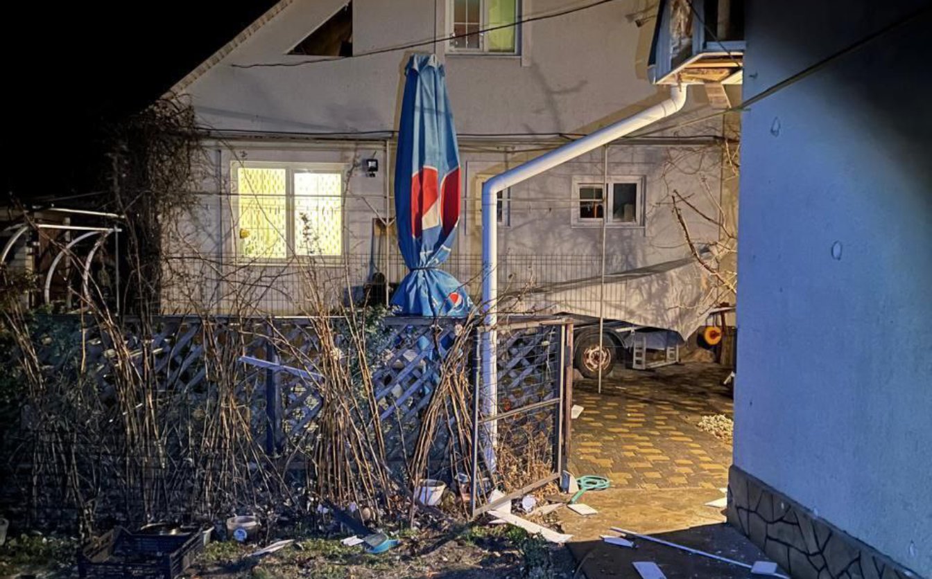 На Черкащині уламки шахедів пошкодили вікна десятка житлових будинків