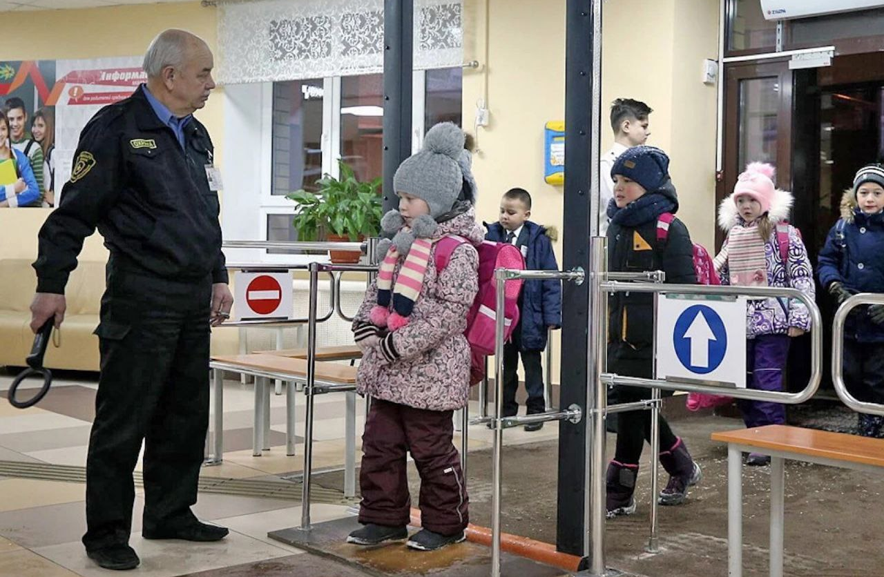 У деяких черкаських школах планують встановити рамки-металошукачі (ВІДЕО)