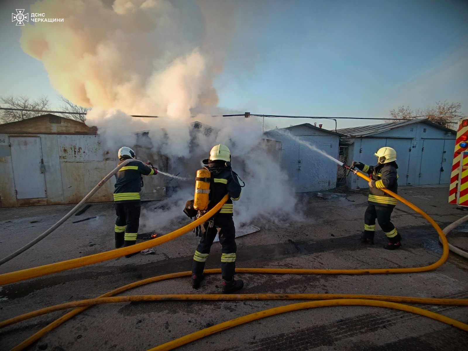 Під час пожежі в Черкасах людина отримала опіки