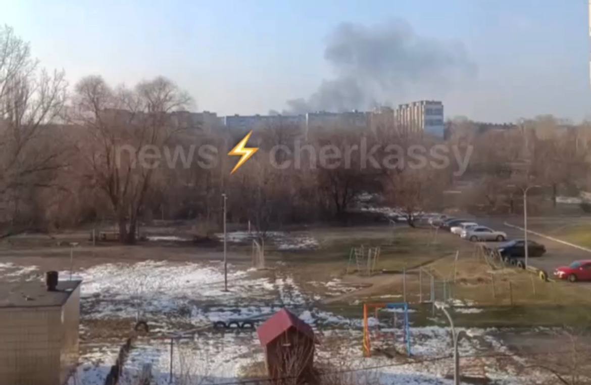 Пожежа на ПЗР у Черкасах: на місці працюють рятувальники (ВІДЕО)